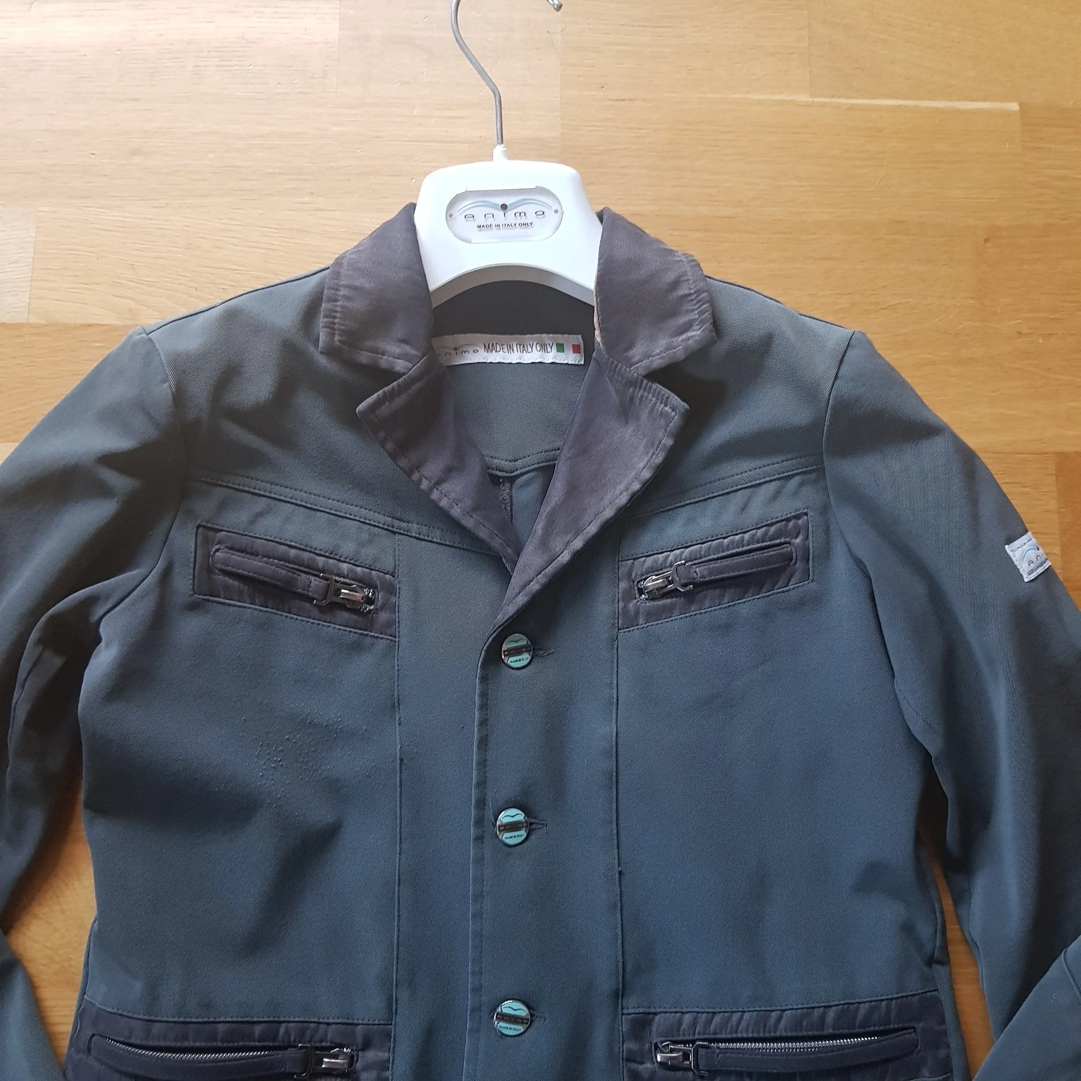 Animo boys grey show jacket  (boys size / age 12)