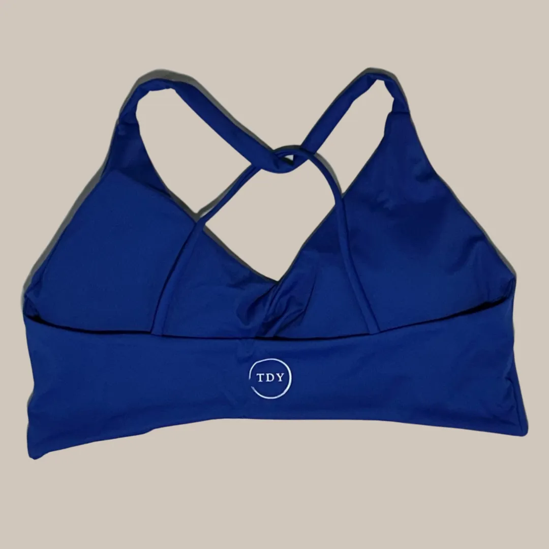 Dazzle Activewear Twist Crop Top