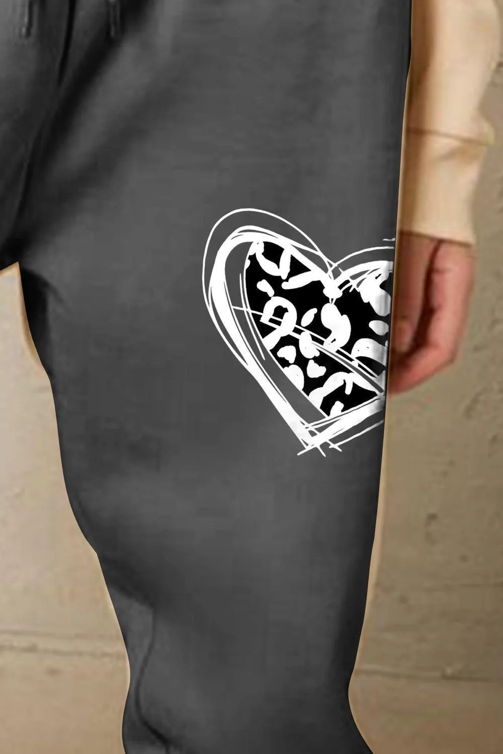 Heart Graphic Drawstring Elastic Waist Sweatpants