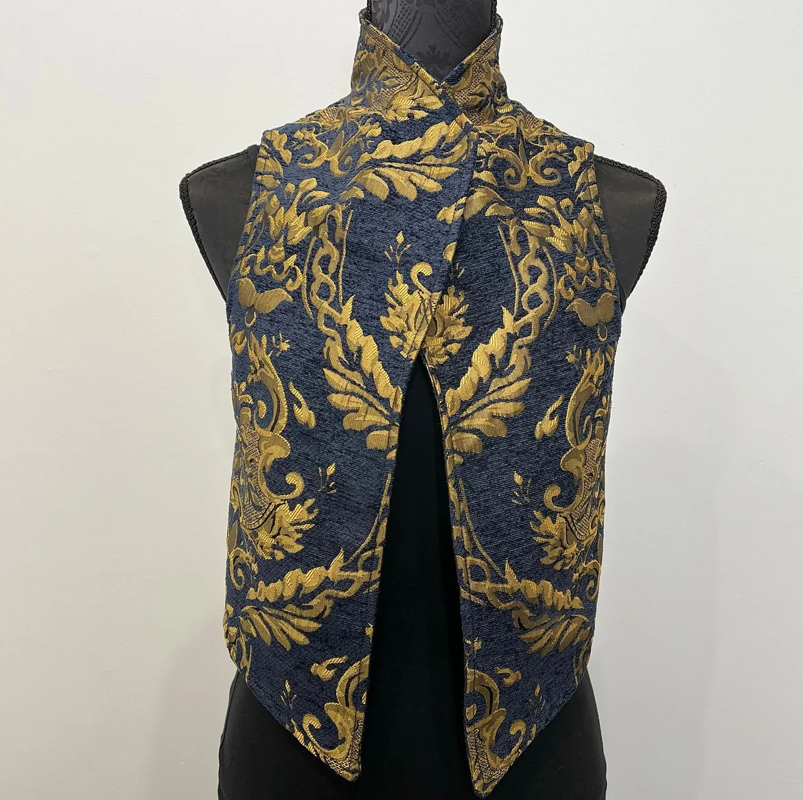 Nikita Vest - Luxe royal jacquard