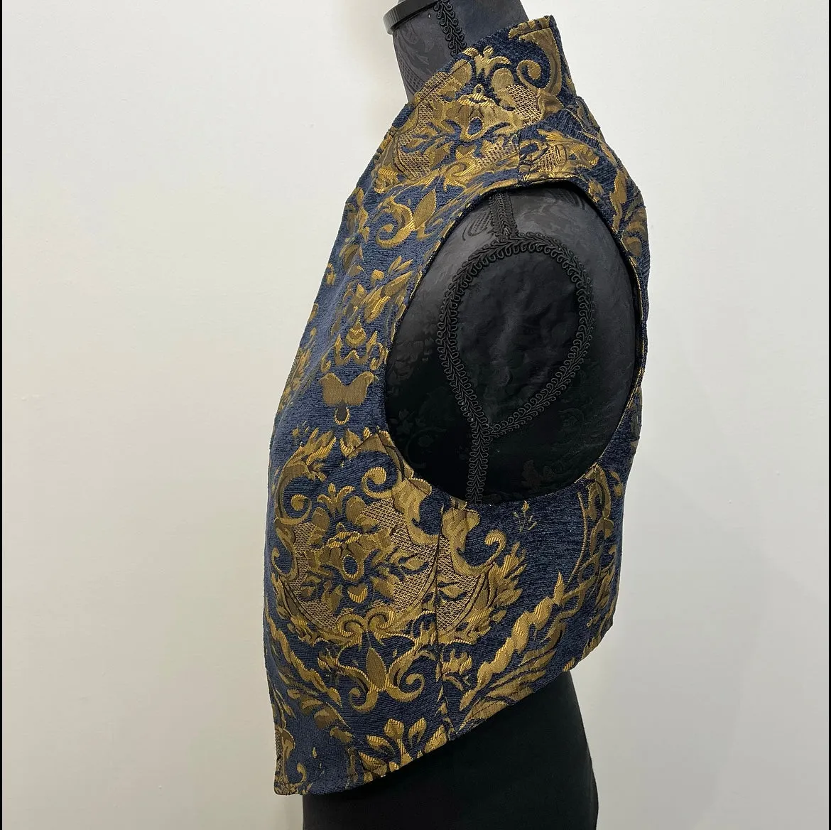 Nikita Vest - Luxe royal jacquard