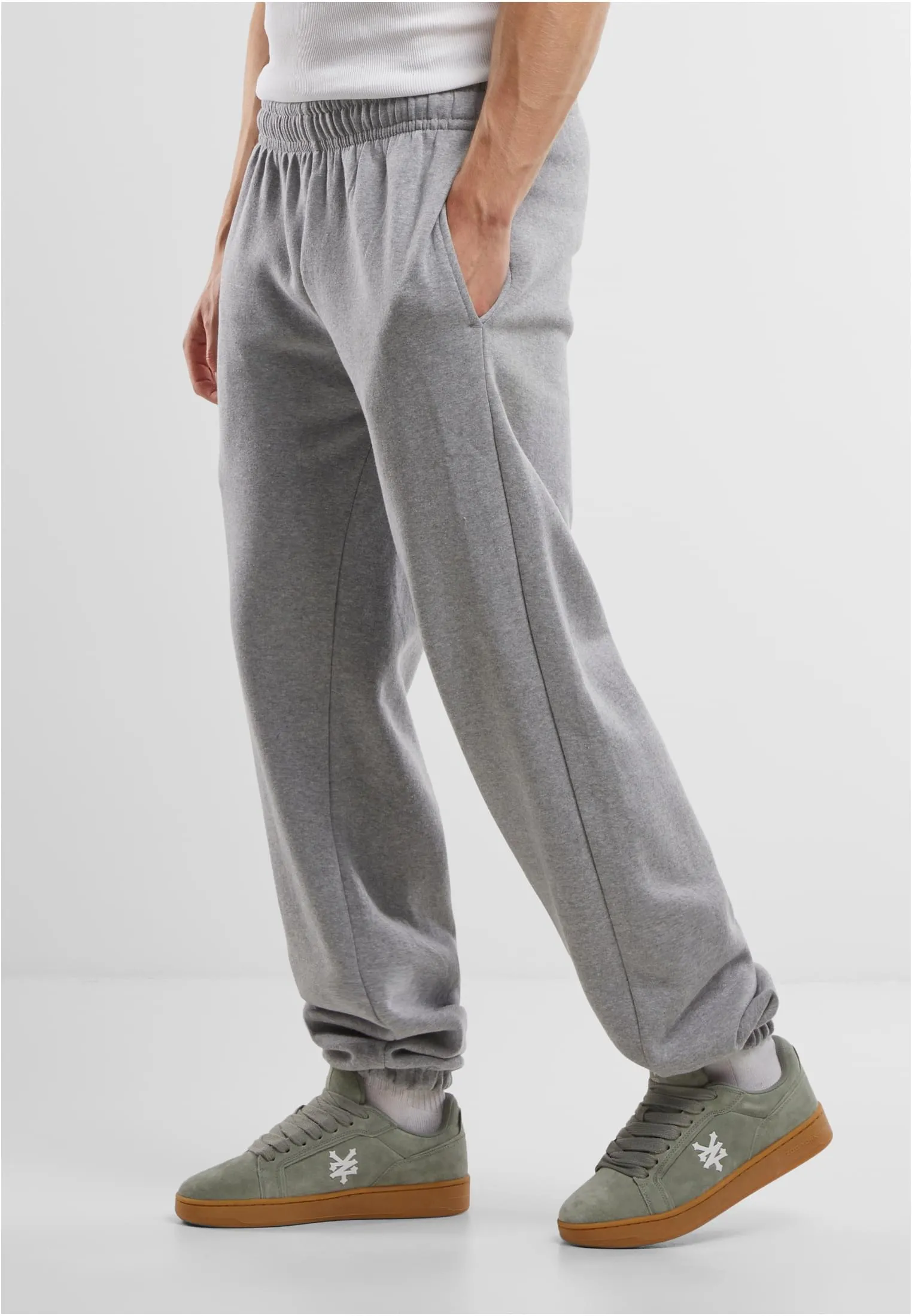 UC Basic Loose Sweatpants
