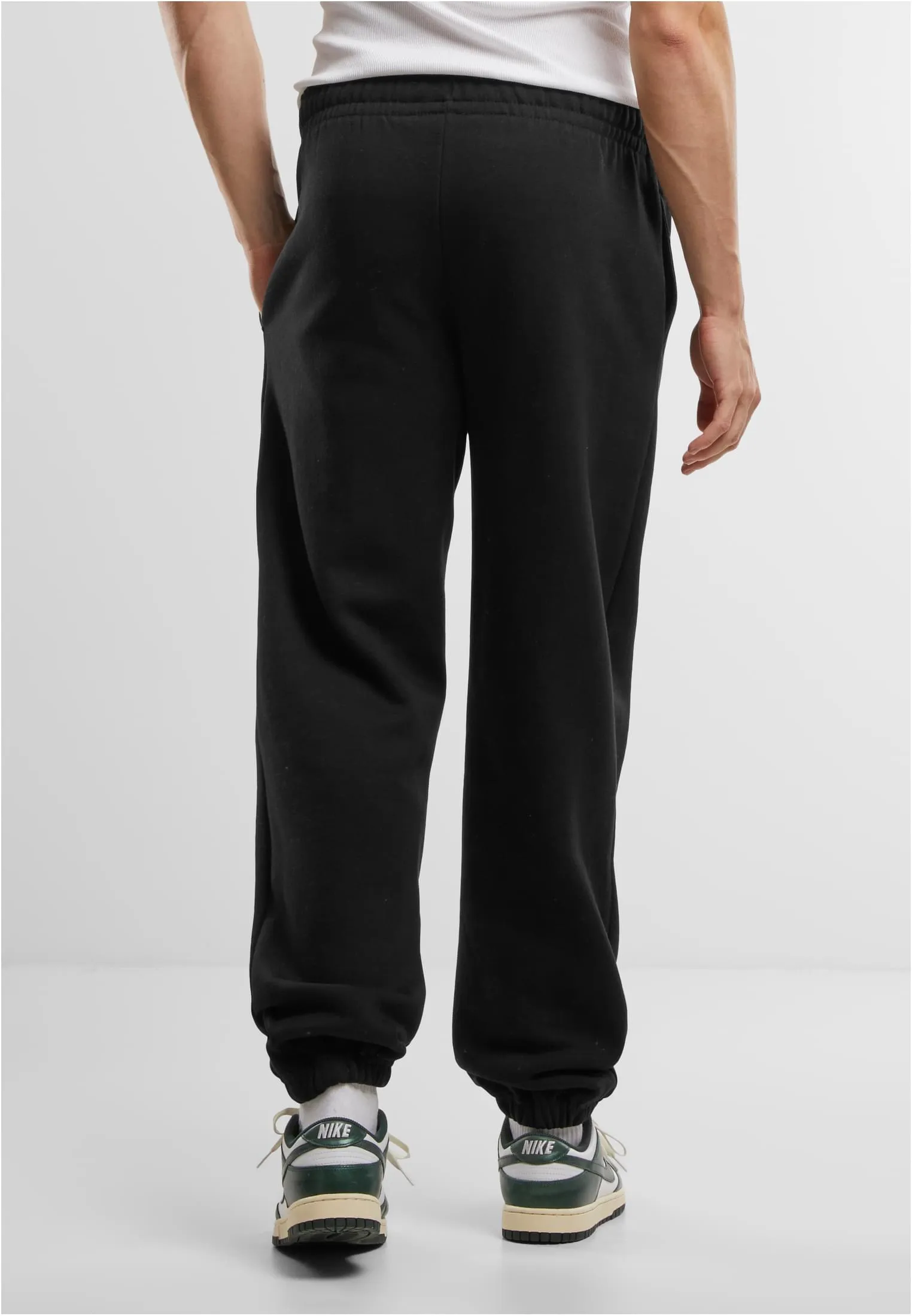 UC Basic Loose Sweatpants